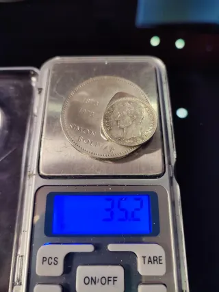 2 Monedas de Plata de  10 y un Bolívar 35,2 gramos