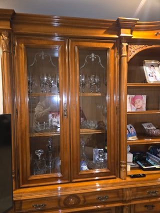 Mobile da soggiorno in legno e vetro