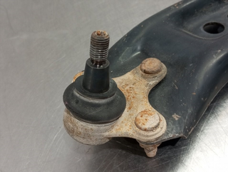 BRAZO SUSPENSION INFERIOR DELANTERO IZQUIERDO SEA