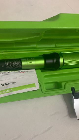 Llave dinamométrica con maletín