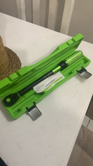 Llave dinamométrica con maletín