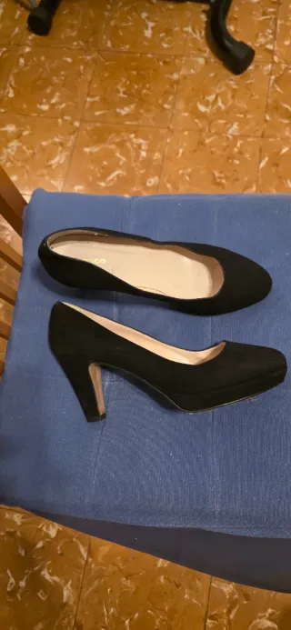 Zapatos de tacón y planos negros mujer