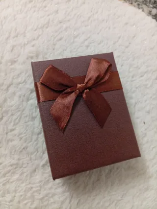 Conjunto collar y pendientes hoja