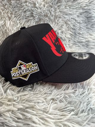 Gorra New Era Yankees 9Forty Ajustable Negra Roja