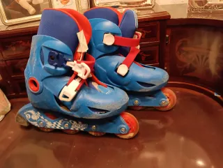 Bicicleta, patines, protecciones y bolsa