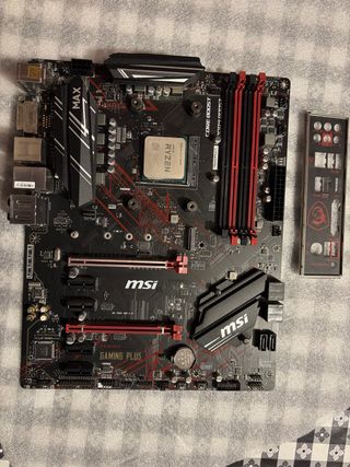 Placa Base MSI B450 Gaming Plus y procesador