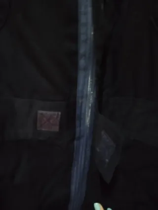 Mono de trabajo azul con reflectantes