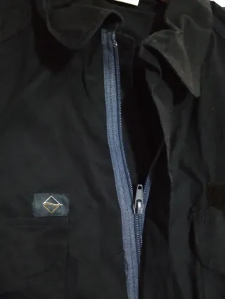 Mono de trabajo azul con reflectantes