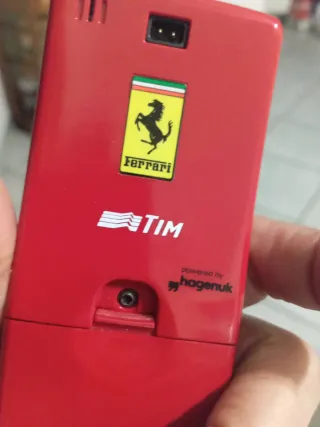 Telefono Ferrari TIM GPRS rosso