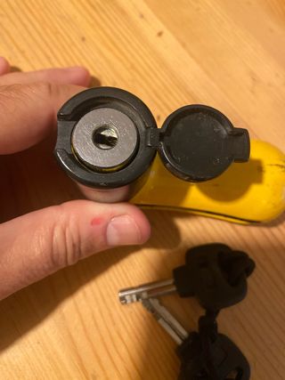 Candado de disco moto amarillo