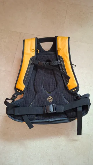 Mochila Samsonite Amarilla