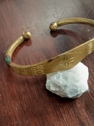 Bracciale vintage ottone inciso