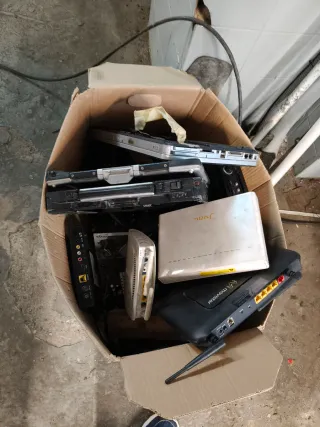 Chatarra electrónica variada