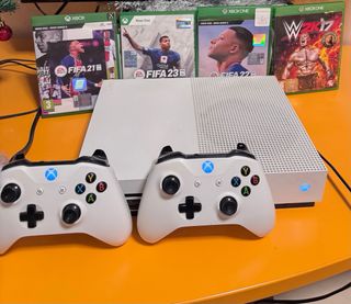 Xbox One S 1TB + 2 Controller + Giochi