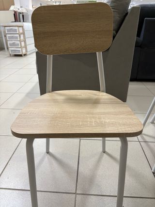 Mesa y 4 Sillas Comedor/Cocina