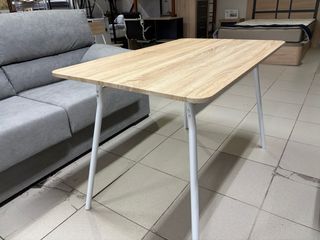 Mesa y 4 Sillas Comedor/Cocina