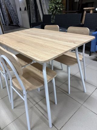 Mesa y 4 Sillas Comedor/Cocina