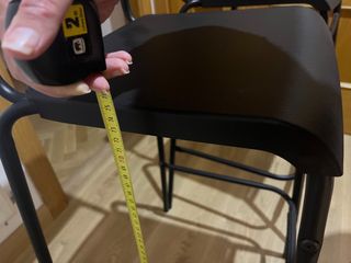 Taburetes. Sillas altas para barra