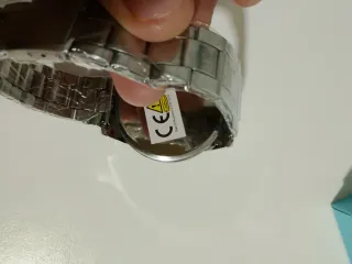 Elegante Reloj Plateado para Hombre