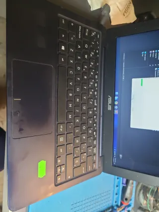 Asus E202S. INTERNET / INICIACION