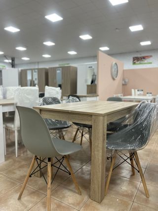 Mesa de comedor moderna de madera NUEVA