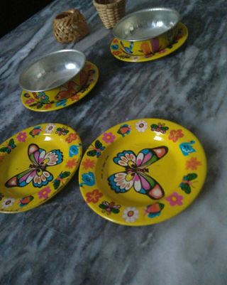 Báscula juguete y útiles metálicos antiguos