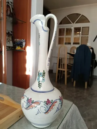 Jarrón de cerámica decorado