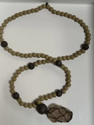 Collana minimal con quarzo grezzo