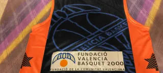 Camiseta del Valencia Basket. Talla S.