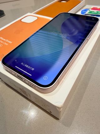 iPhone 13 mini rosa 256GB + custodia in pelle