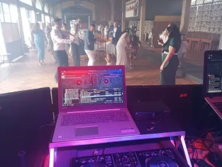 Djs.alquiler de discoteca móvil para bodas,humo