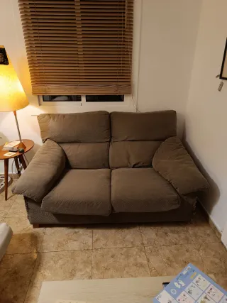 Sofá de dos plazas REGALO URGENTE