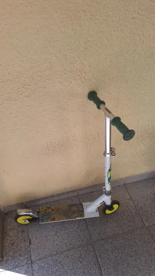 Patinete infantil blanco y verde