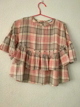Blusa cuadros beige y rojo