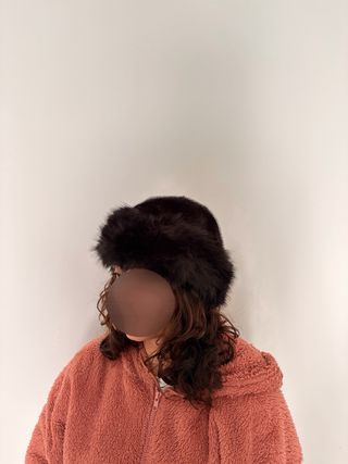 Gorro invierno pelo mongol beige/rosa