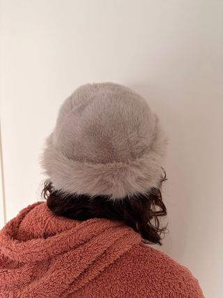 Gorro invierno pelo mongol beige/rosa