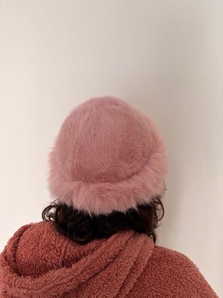 Gorro invierno pelo mongol beige/rosa