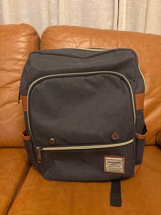 Mochila HASACEI gris con múltiples bolsillos