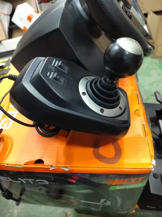 Volante FR-TEC Suzuka Elite Next Wheel per PS3, PS4, XBOX ONE, XBOX X/S, SWITCH e PC