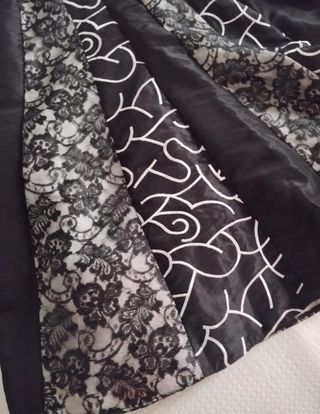 Vestido de fiesta negro y rojo