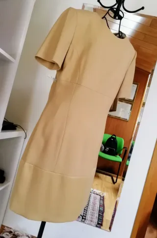 Vestido ejecutivo beige La Bul