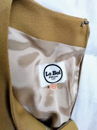 Vestido ejecutivo beige La Bul