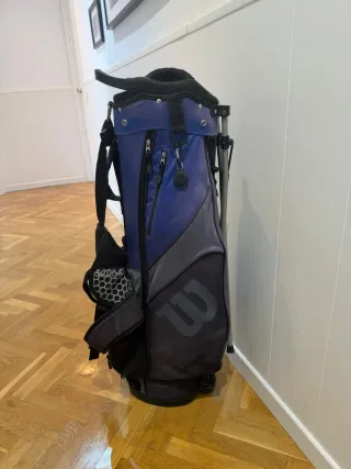 Bolsa de Golf Wilson Trípode. Con patas plegables