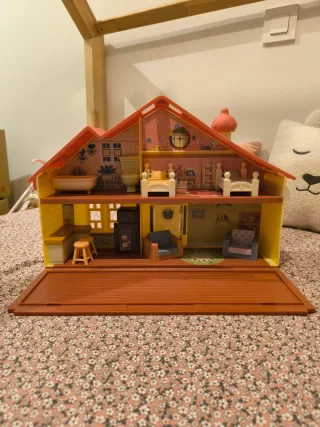 Casita de juguete Bluey. Incluye accesorios