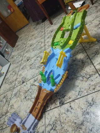 Pista Hot Wheels Monster Trucks