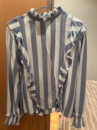 Camisa Mango rayas y volantes talla S