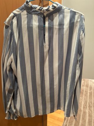 Camisa Mango rayas y volantes talla S