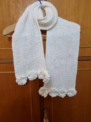 Sciarpa in lana lavorata a mano