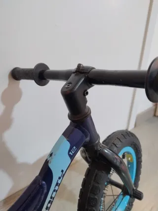 Bicicleta Monty + Casco