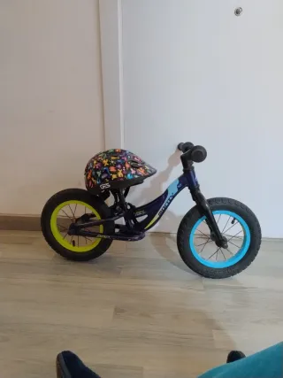 Bicicleta Monty + Casco